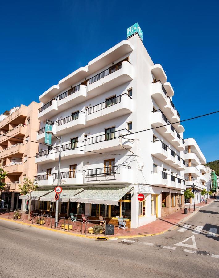 Hostal Y Apartamentos Santa Eulalia 산타 에우랄리아 데 리오 외부 사진