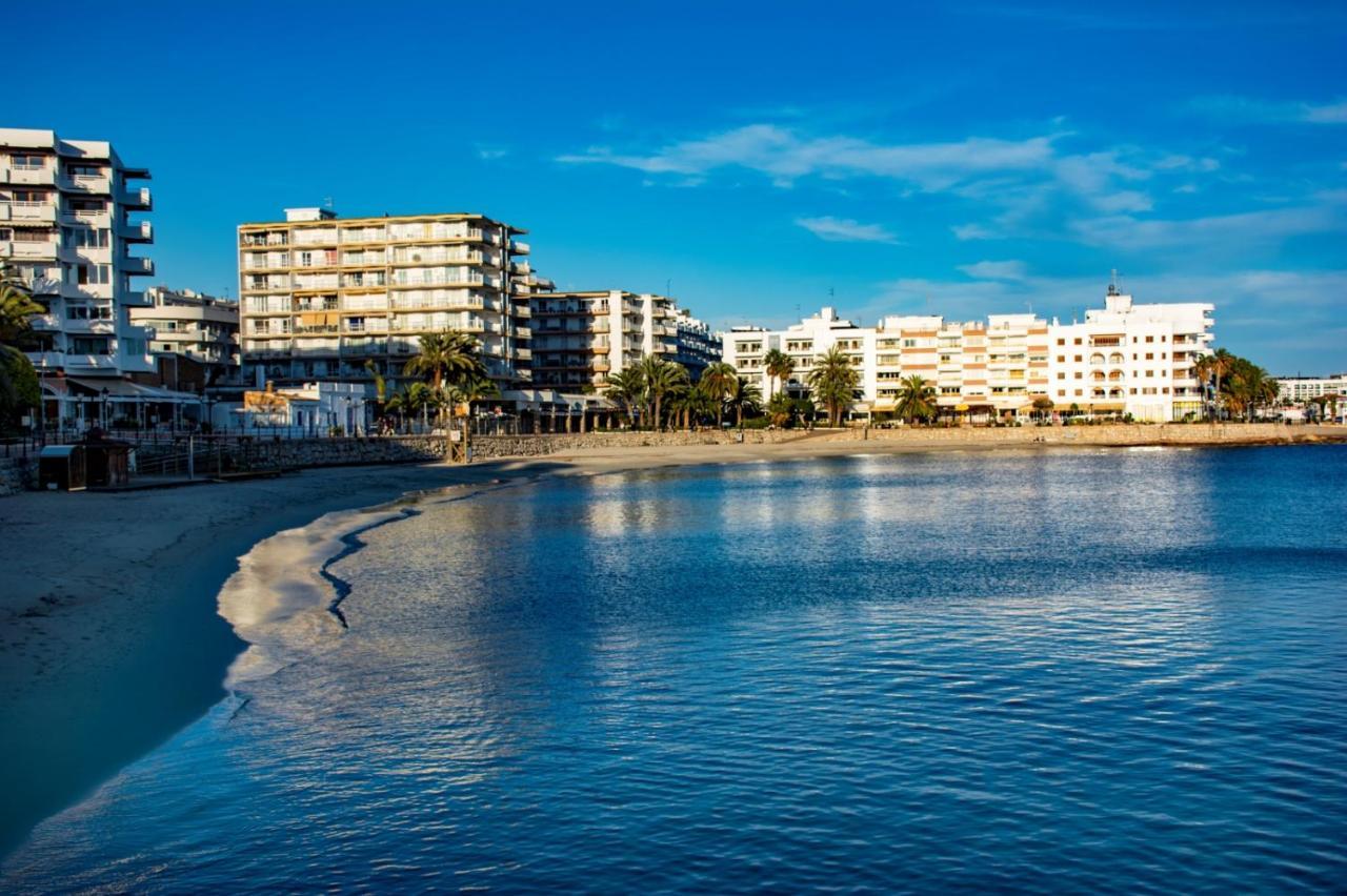 Hostal Y Apartamentos Santa Eulalia 산타 에우랄리아 데 리오 외부 사진