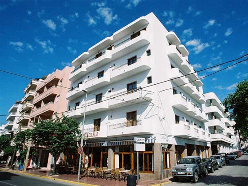 Hostal Y Apartamentos Santa Eulalia 산타 에우랄리아 데 리오 외부 사진